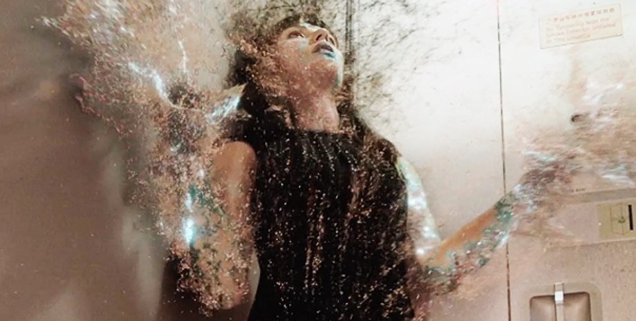 ІІ, дівчина