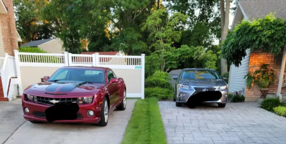 Чоловік показав, наскільки його сусід дріб'язковий, скандали з сусідами, конфлікти, косіння газону