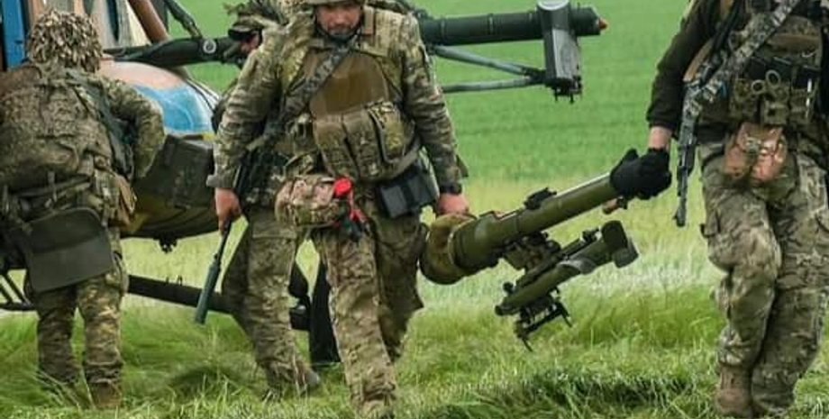 Українські військові