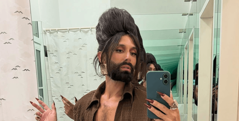 Кончита Вурст празднует день рождения