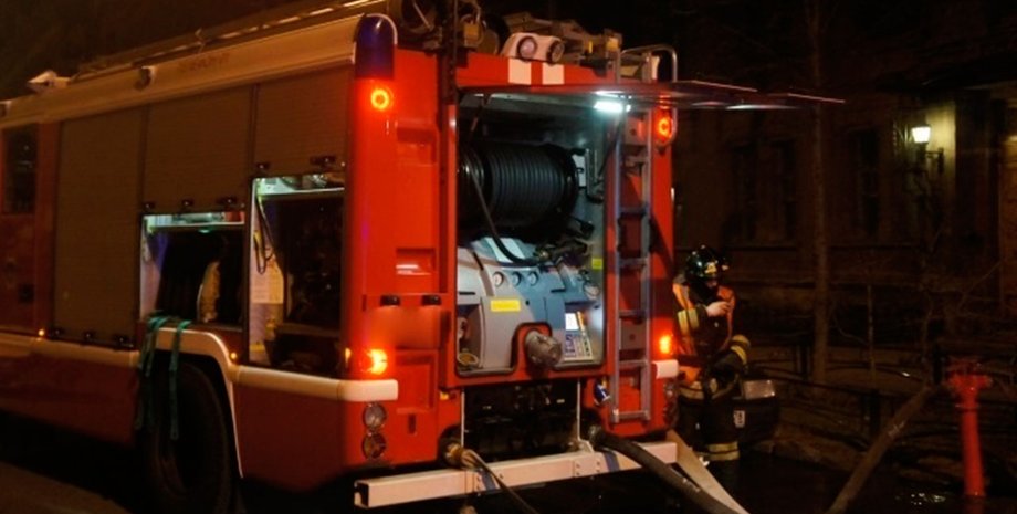 Пожежа, пожежники, загоряння, Москва, Росія, храм апостолів Петра та Павла