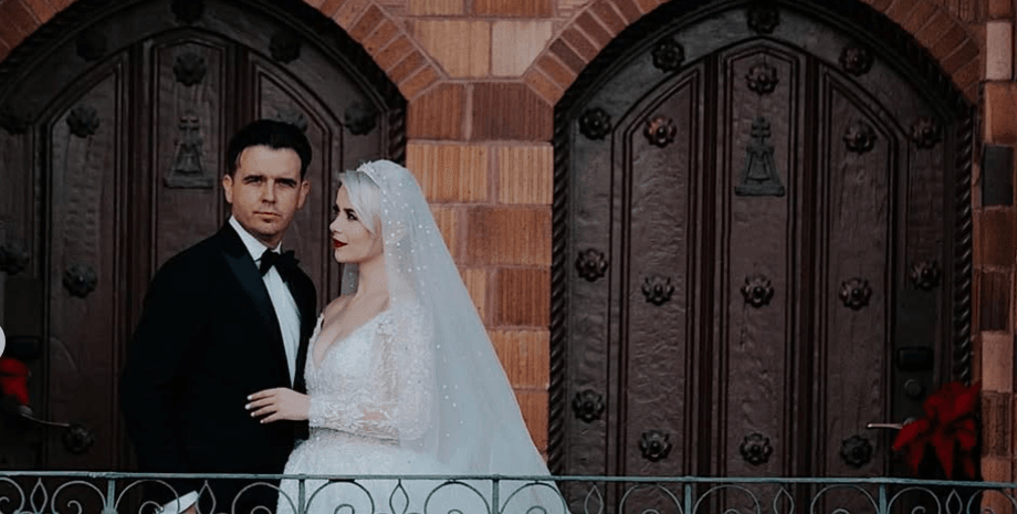 Мика Ньютон, где живет мика ньютон, крис сааведра, муж мики ньютон, годовщина отношений, мика ньютон личная жизнь