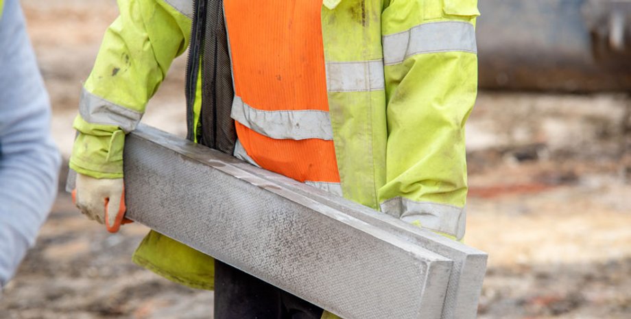 физическая работа, стройка, тяжести