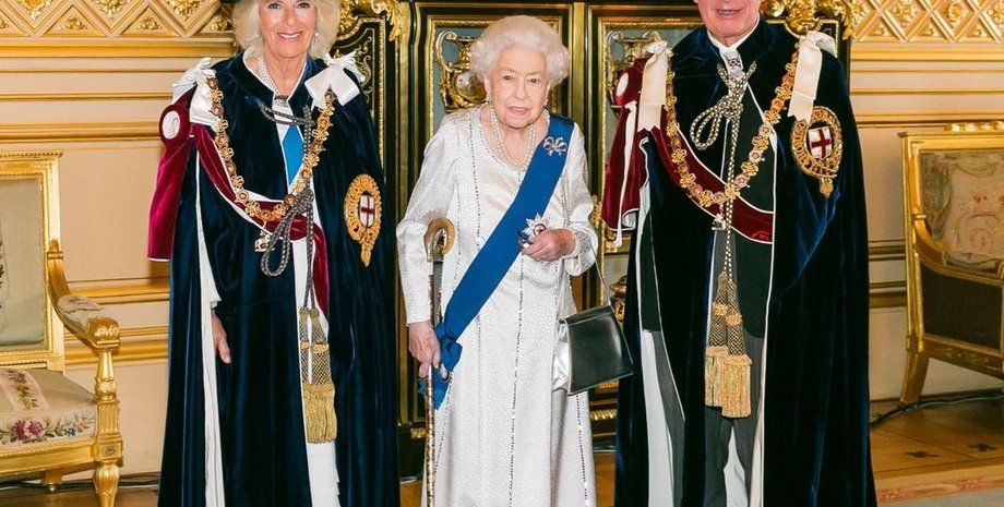 Єлизавета II, Камілла Паркер-Боулз