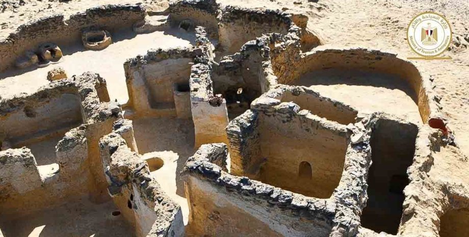 Египет, монахи, христианские руины