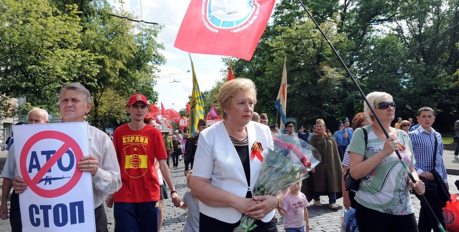 Алла Александровская (в центре) / Фото: УНИАН