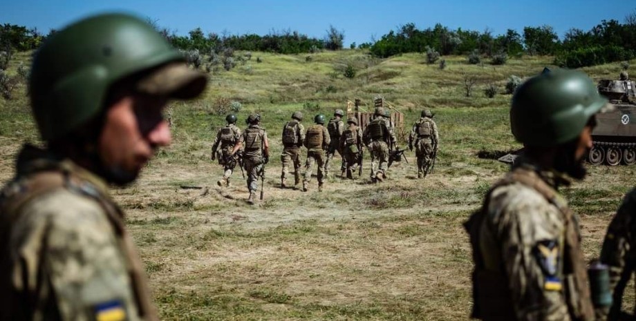 Украинские военные, иллюстративное фото Война, Украина, ВСУ, фото