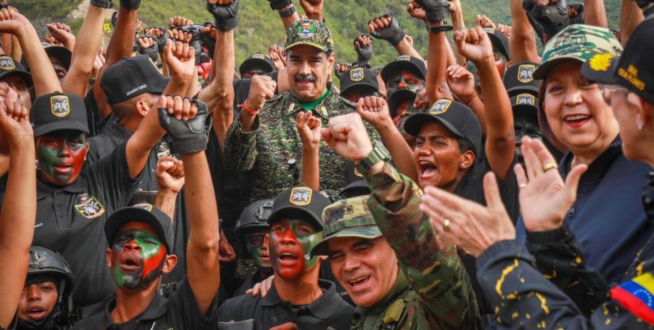 Венесуела готується до протидії на тлі прибуття ударного флоту США в регіон