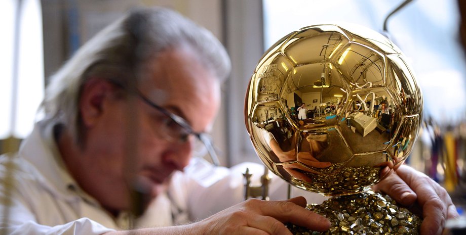 Процесс изготовления Золотого мяча / Фото: obozrevatel.com