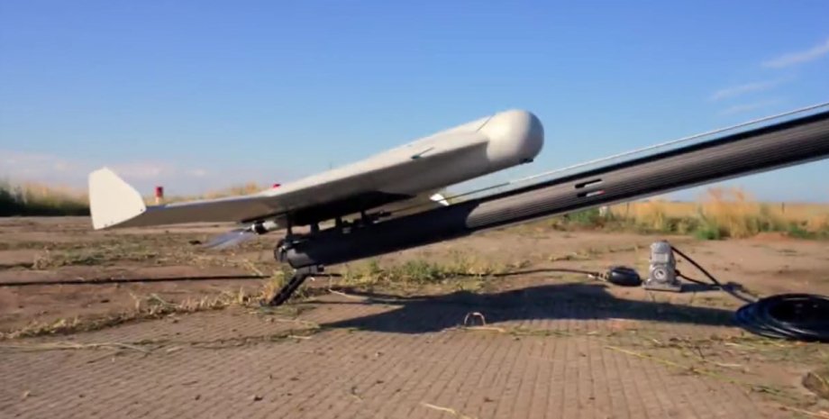 Improved Russian drone can destroy armored vehicles by attacking it from above i...