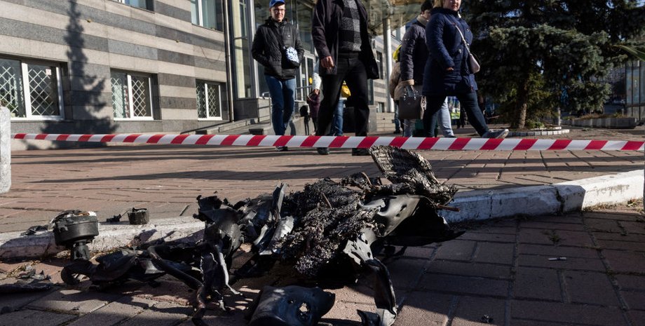дрон-камікадзе, дрони-камікадзе Shahed-136, дрон мопед, дрон шахід, бпла, безпілотник, дрони в києві, атака дронів, збитий дрон