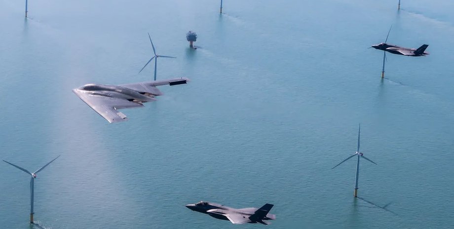 Ветряные турбины, ветроэнергетика, бомбардировщики, истребители, фото