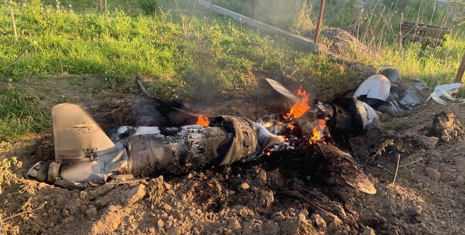 Киев, обстрелы городов Украины, ракетный удар, Киевская область, Андрей Небытов, обломки ракет