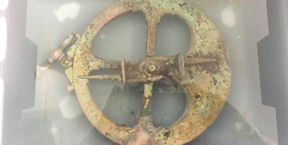 морская астролябия, витрина, фото