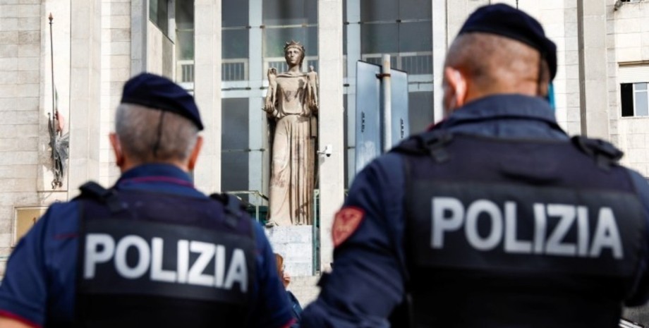 Полиция в Италии, сотрудники полиции, Рим, банда пенсионеров, вооруженное ограбление, почтовое отделение, скрылись с деньгами
