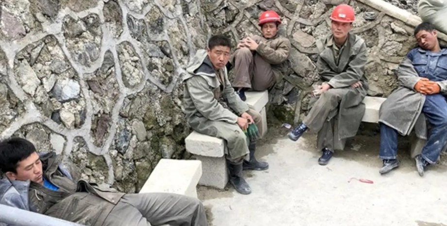 Умови праці північних корейців в РФ корейці працюють в Росії за 10 доларів на місяць