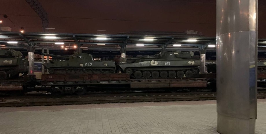 L'Ukrainien a vu le chemin de fer transportant du matériel militaire et a décidé...