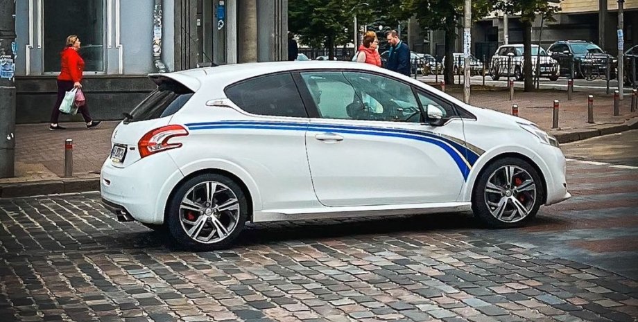 Peugeot, Peugeot 208, Peugeot 208 GTi, Україна, Київ, Авто, Автомобілі, Хетчбек, Фото, Заряджений хетчбек