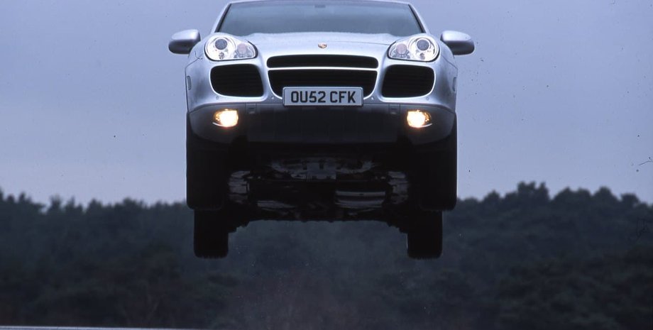 Porsche Cayenne, журалисты Великобритании, краштест