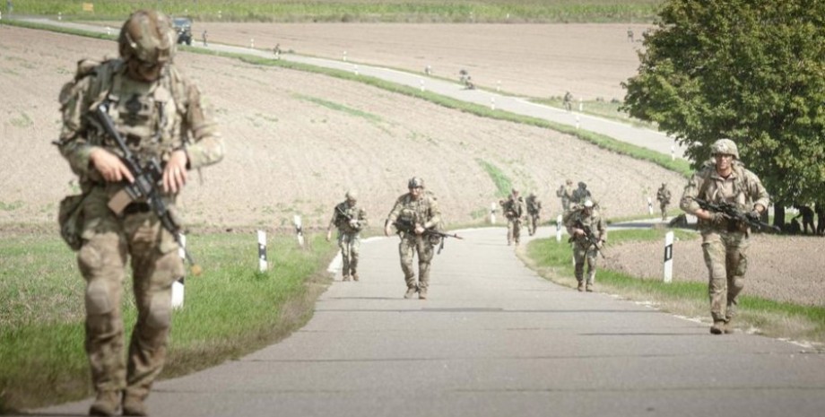 Scenariusze obejmują walki okopów, a także UAV i HRS. Dowództwo wojskowe zauważa...