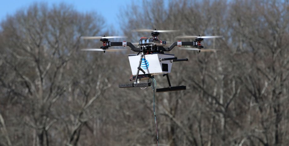 Привязной дрон