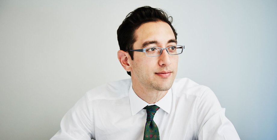 Чоловік в окулярах