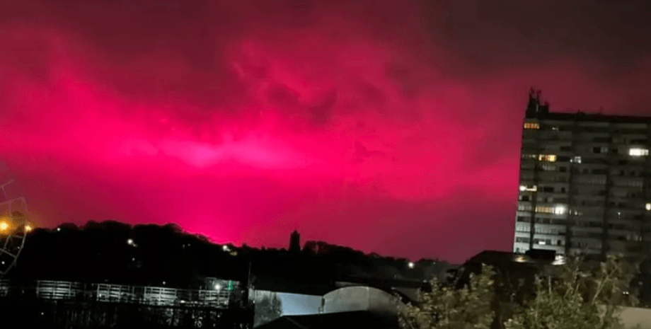 розовое небо, дома