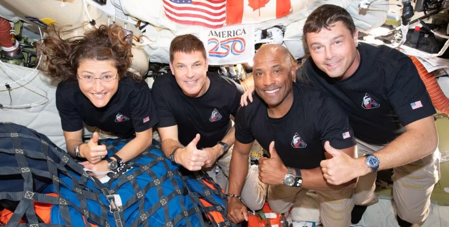 Артемида 2 астронавты