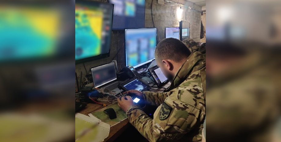 Наземный дрон, оператор, робот, эвакуация, фото