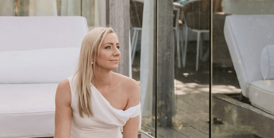 Ешлі Конвелл стала мамою трьох дітей після смерті чоловіка