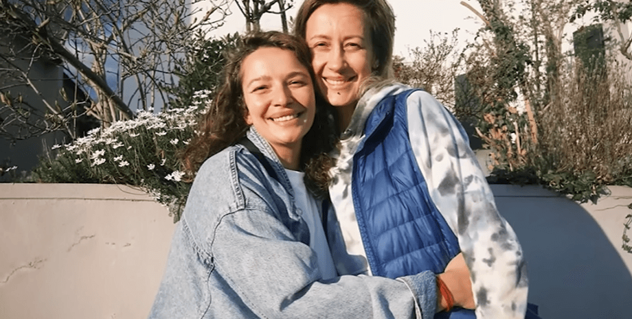 Зоя Мозговая с девушкой