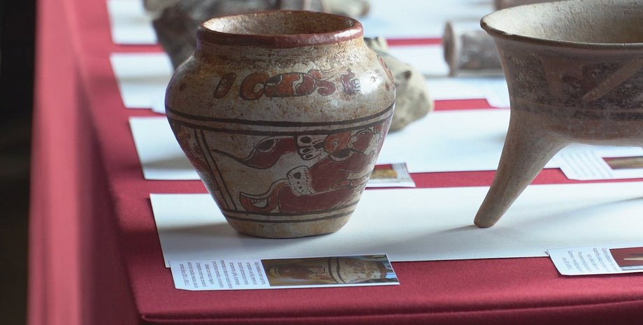 Ваза цивилизации майя, американка Анна Ли Дозьер из Вашингтона, артефакты, реликвии, находки на распродаже, фото