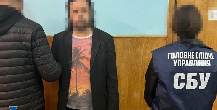 СБУ затримала чоловіка, який насміхався над могилами героїв на Майдані Незалежності