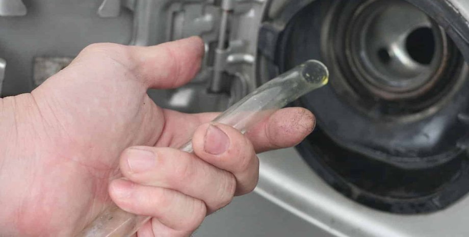 слив топлива из бака, слить топливо из бака, воровство топлива, слив топлива, воровство бензина из авто