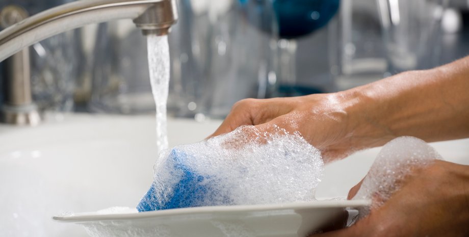 Посуд, миття посуду, Британія, США, скандал