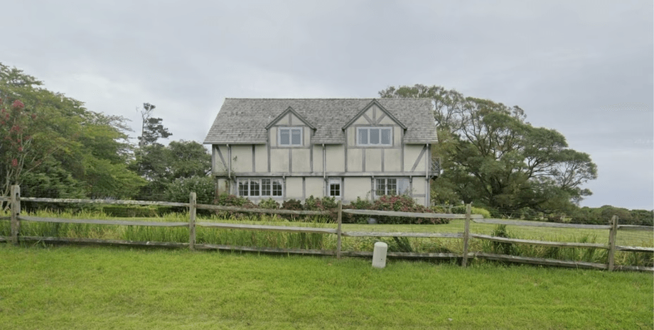 Старинный дом в США, дом на берегу океана, соседи шокированы, старинный коттедж, снесли дом, снесли коттедж, новый особняк, вид на озеро