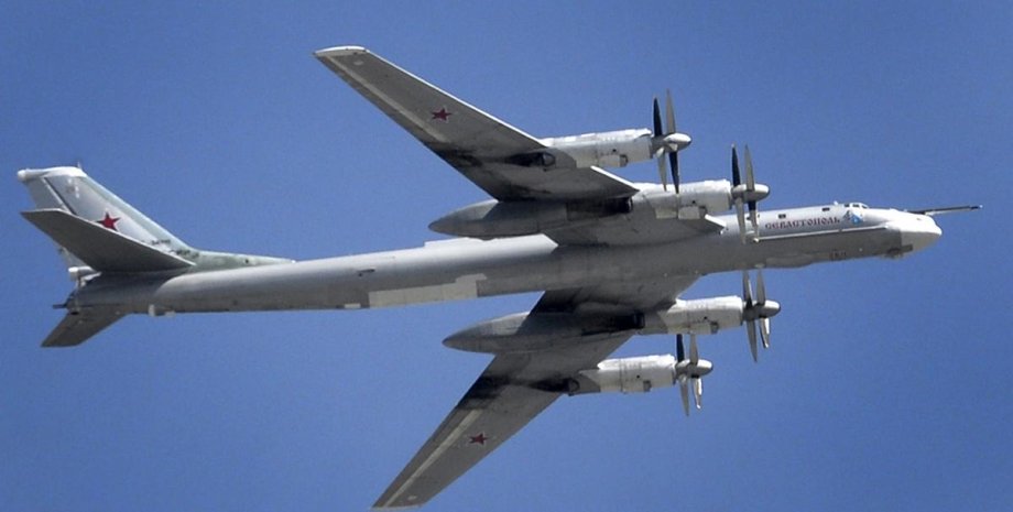 ТУ-95, самолет, бомбардировщик, авиация, ракеты, обстрел, война в Украине, фото