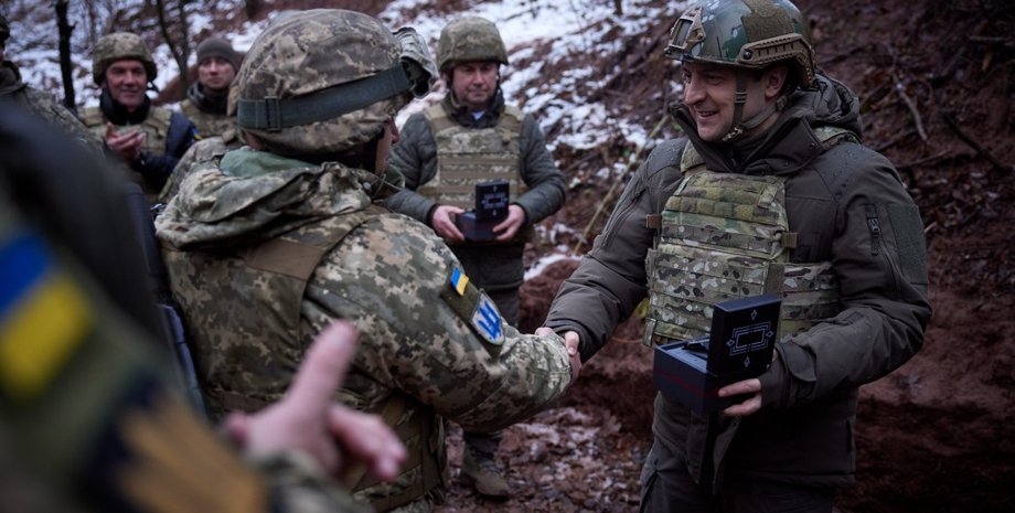 Владимир Зеленский и бойцы ВСУ