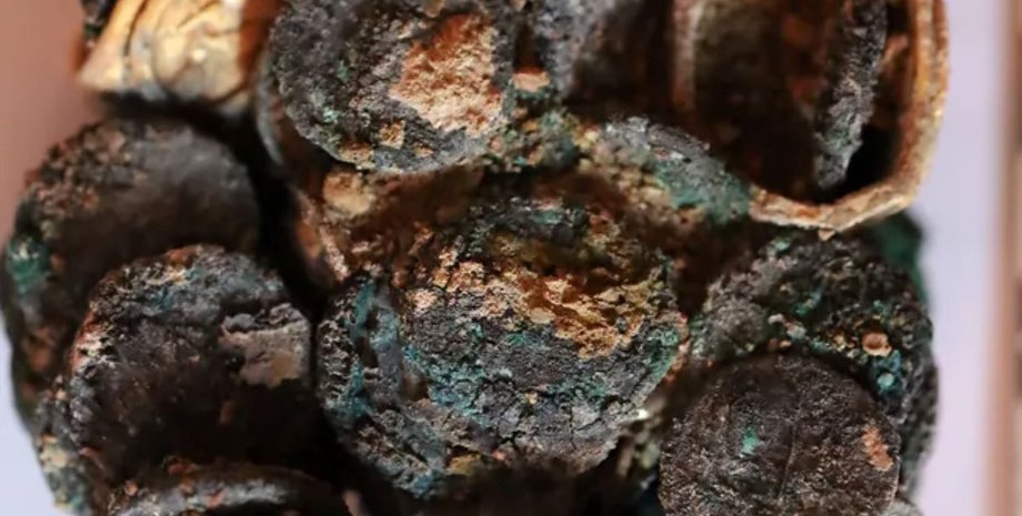 Розплавлений скарб – археологи знайшли монети у Румунії0