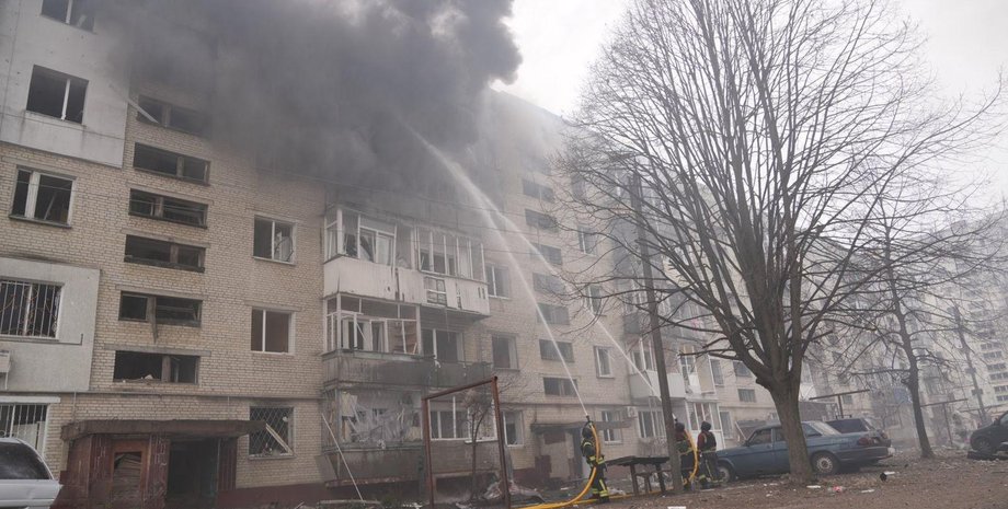 Обстрел Сум 24 марта, Сумы прилет, Сумы удар РФ, Сумы пожар 24 марта, Сумы ранены, Сумы ракетный удар РФ, Сумы авиабомба РФ