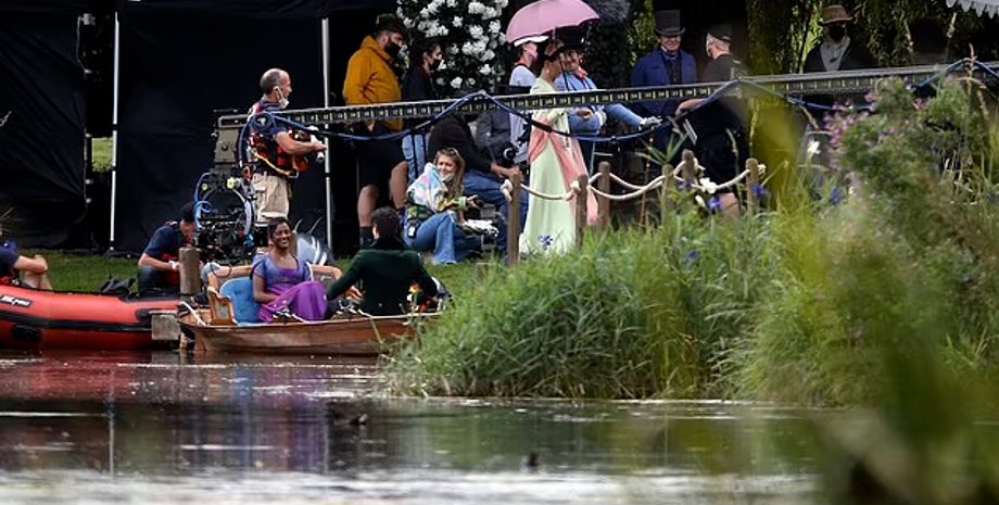 Netflix анонсировали выход третьего сезона сериала Бриджертоны