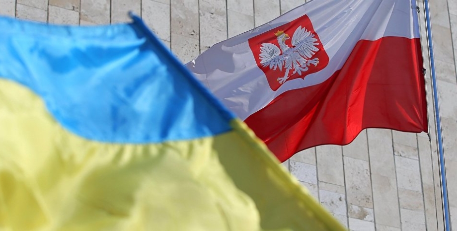 Флаги Украины и Польши, фото