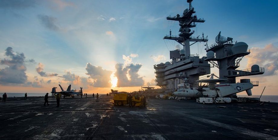 Авіаносець "Карл Вінсон"