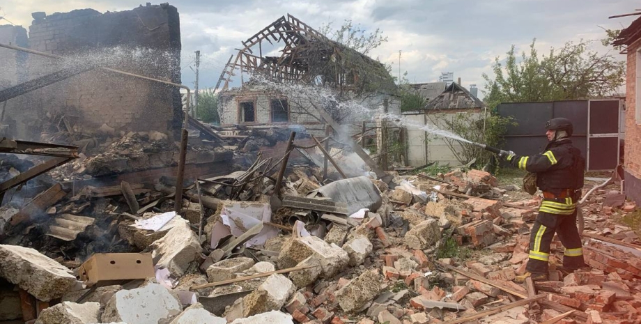 Рятувальники гасять пожежу у Вовчанську після російських обстрілів вовчанськ, олег синєгубов, наступ, харків, харківська область