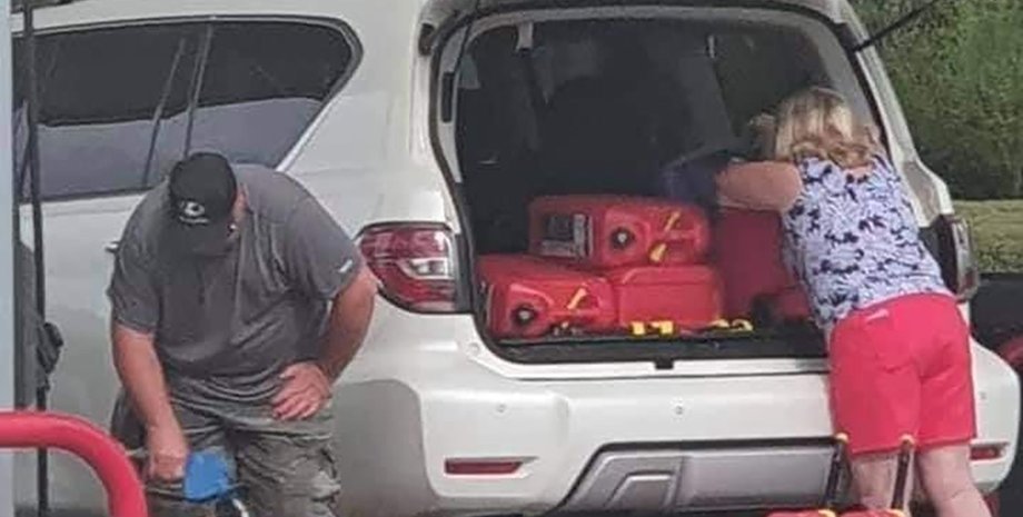 Дефіцит бензину в США Colonial Pipeline