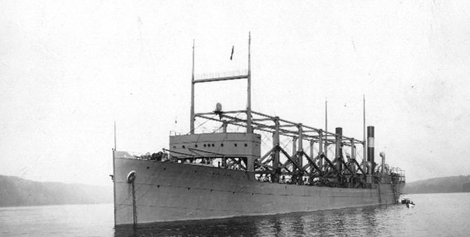 Огромный корабль ВМС США исчез с 306 людьми на борту