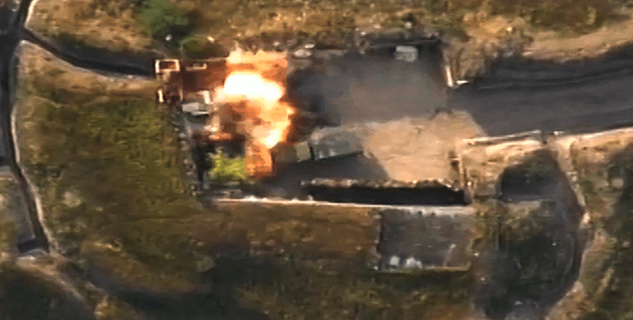 Удар с беспилотника по армянскому опорному пункту. Фото: пресс-служба Минобороны Азербайджана