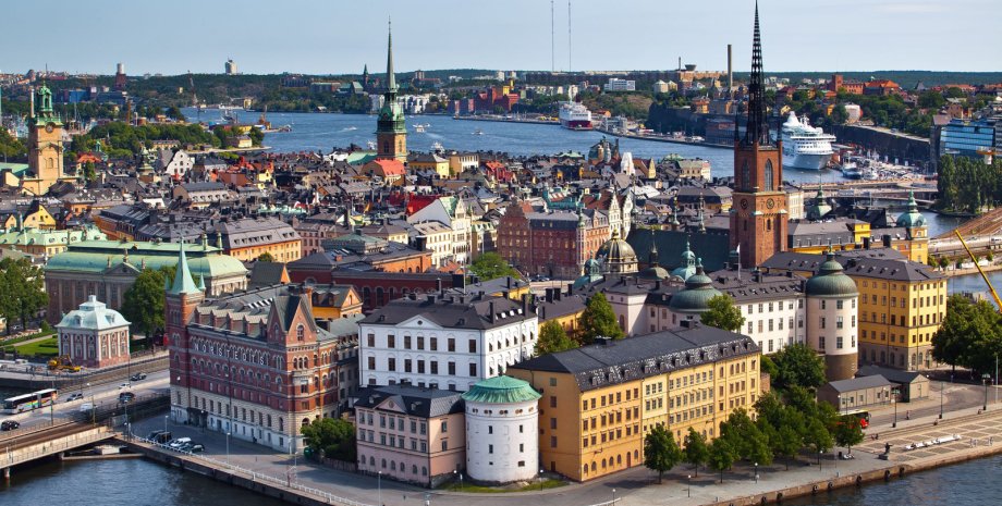 Вид на Стокгольм из окна местной ратуши