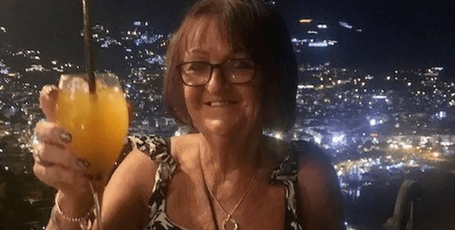 Пенсіонерка, жертва шахраїв, виманили гроші, літня жінка, віддала гроші незнайомцю, спілкувалися в мережі, листується з рок-зіркою