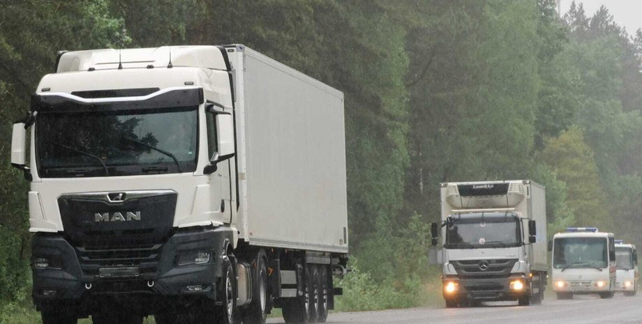Вантажівки До України повернули тіла загиблих